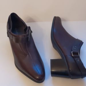Thom McAn brown leather booties-sz 9 1/2W